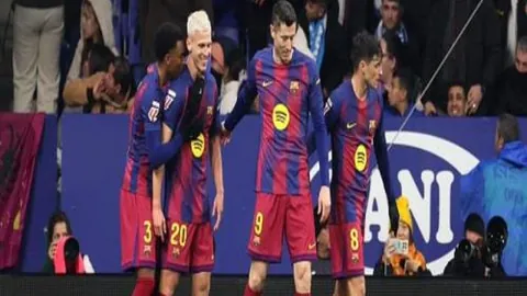 《独家揭秘：拜仁低调放行，索萨即将飞往伦敦热刺新主场！》